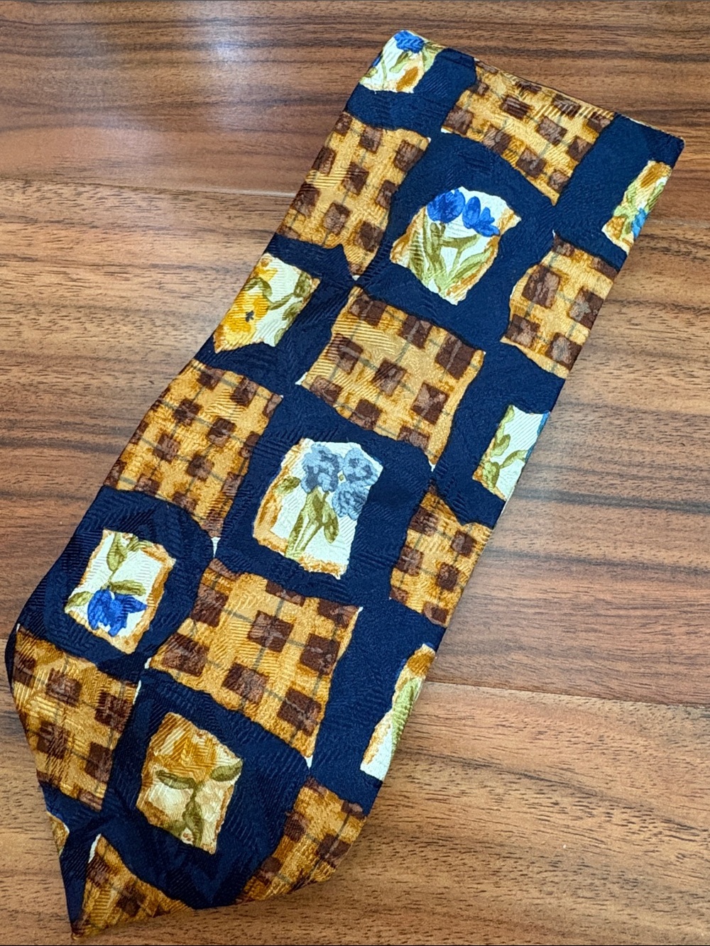 Bullock & Jones Neck Tie‎